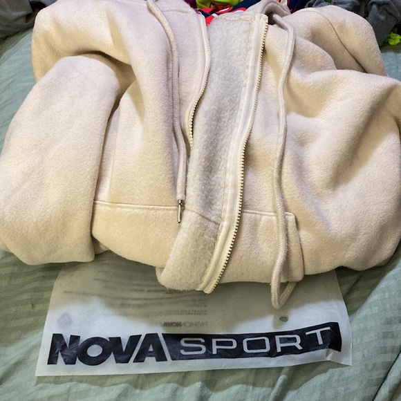 Fashion Nova sport hoodie - Picture 12 of 12